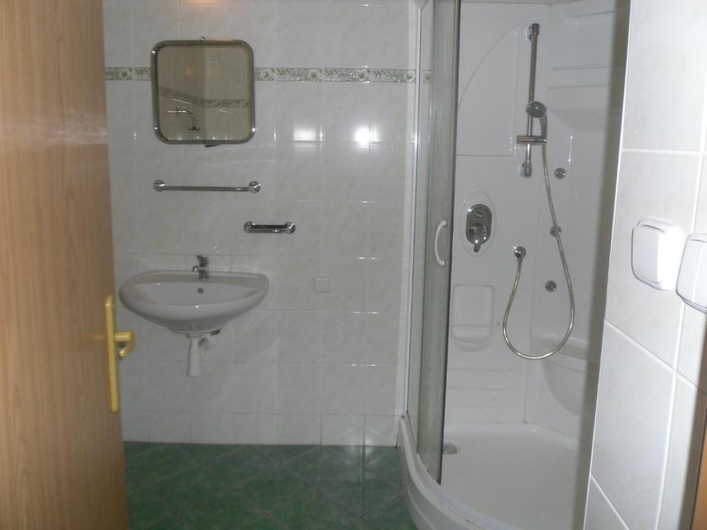 Hotel Grand Tanvald Værelse billede