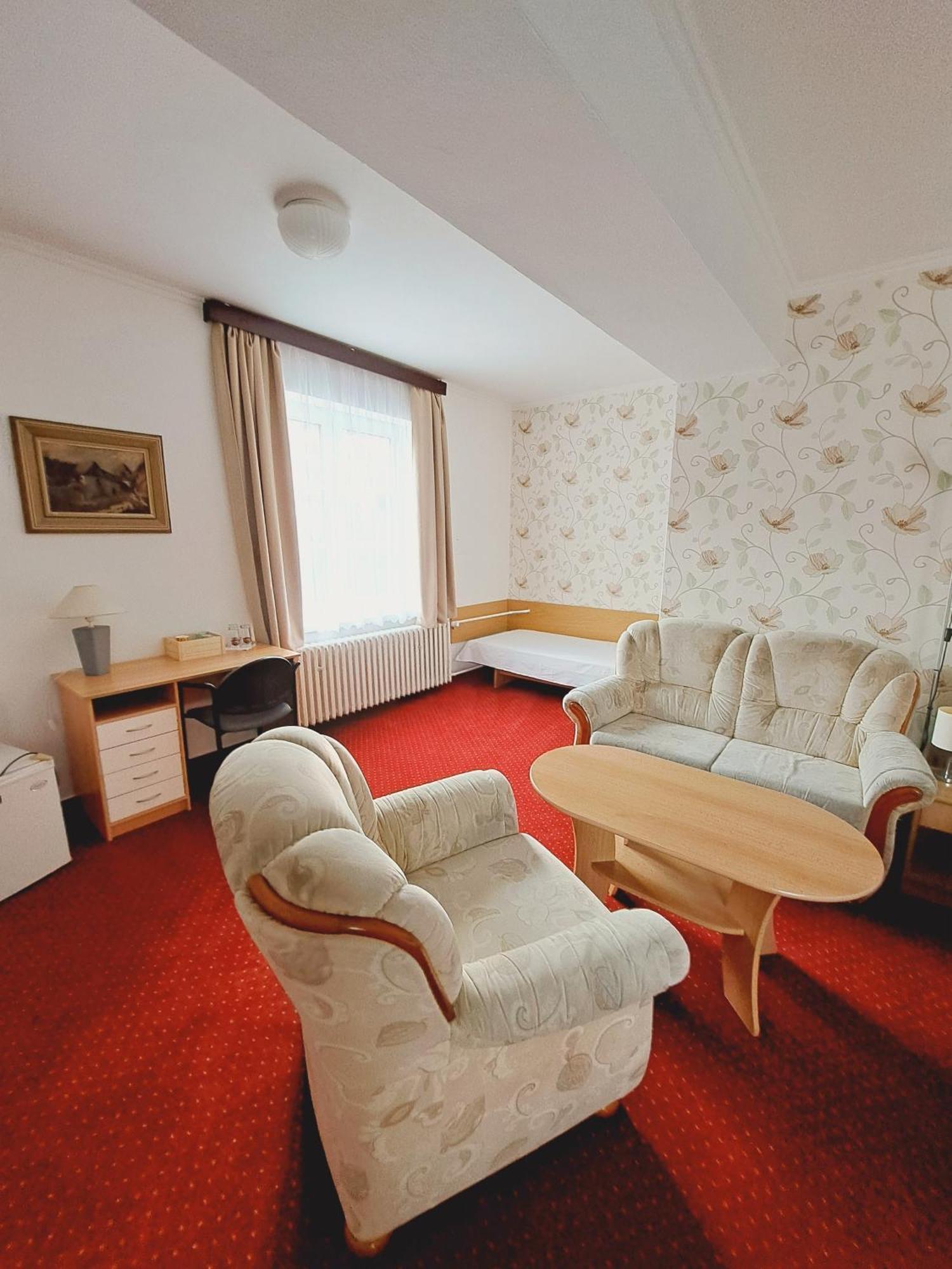 Hotel Grand Tanvald Eksteriør billede