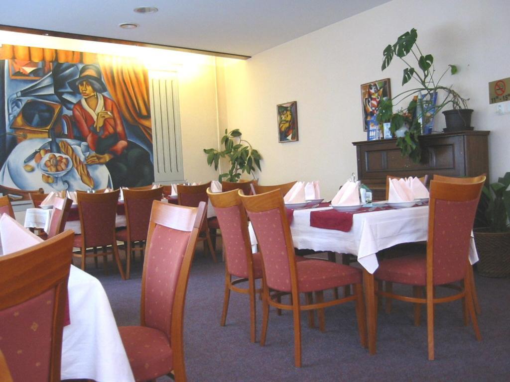 Hotel Grand Tanvald Eksteriør billede