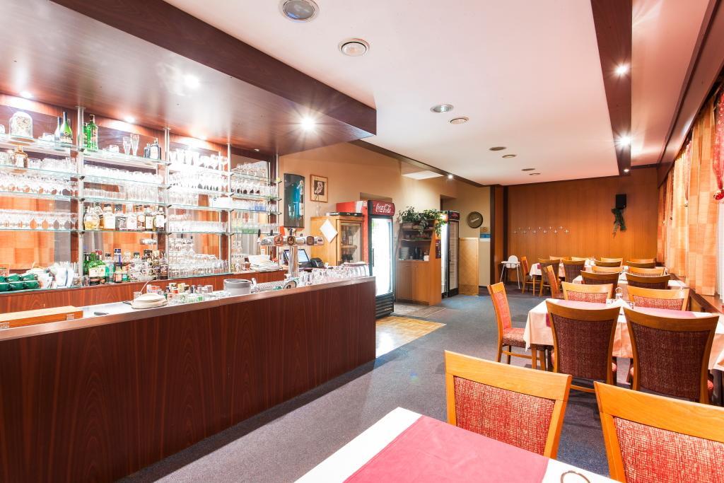 Hotel Grand Tanvald Eksteriør billede