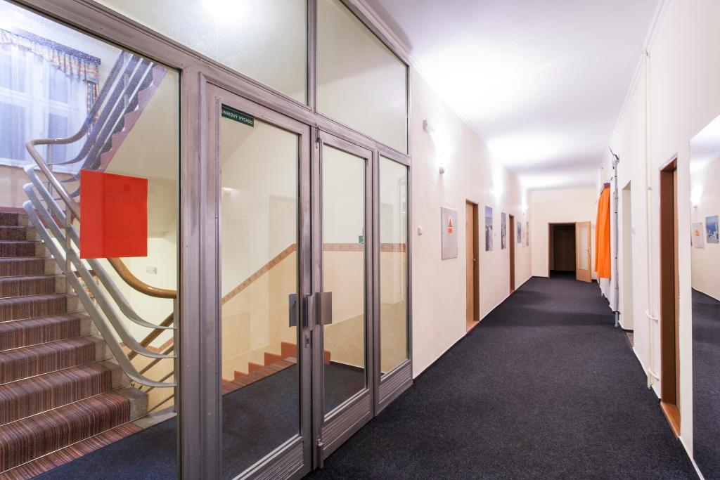Hotel Grand Tanvald Eksteriør billede
