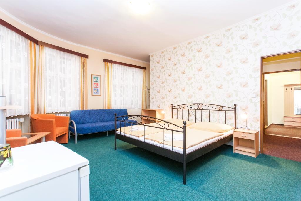 Hotel Grand Tanvald Eksteriør billede